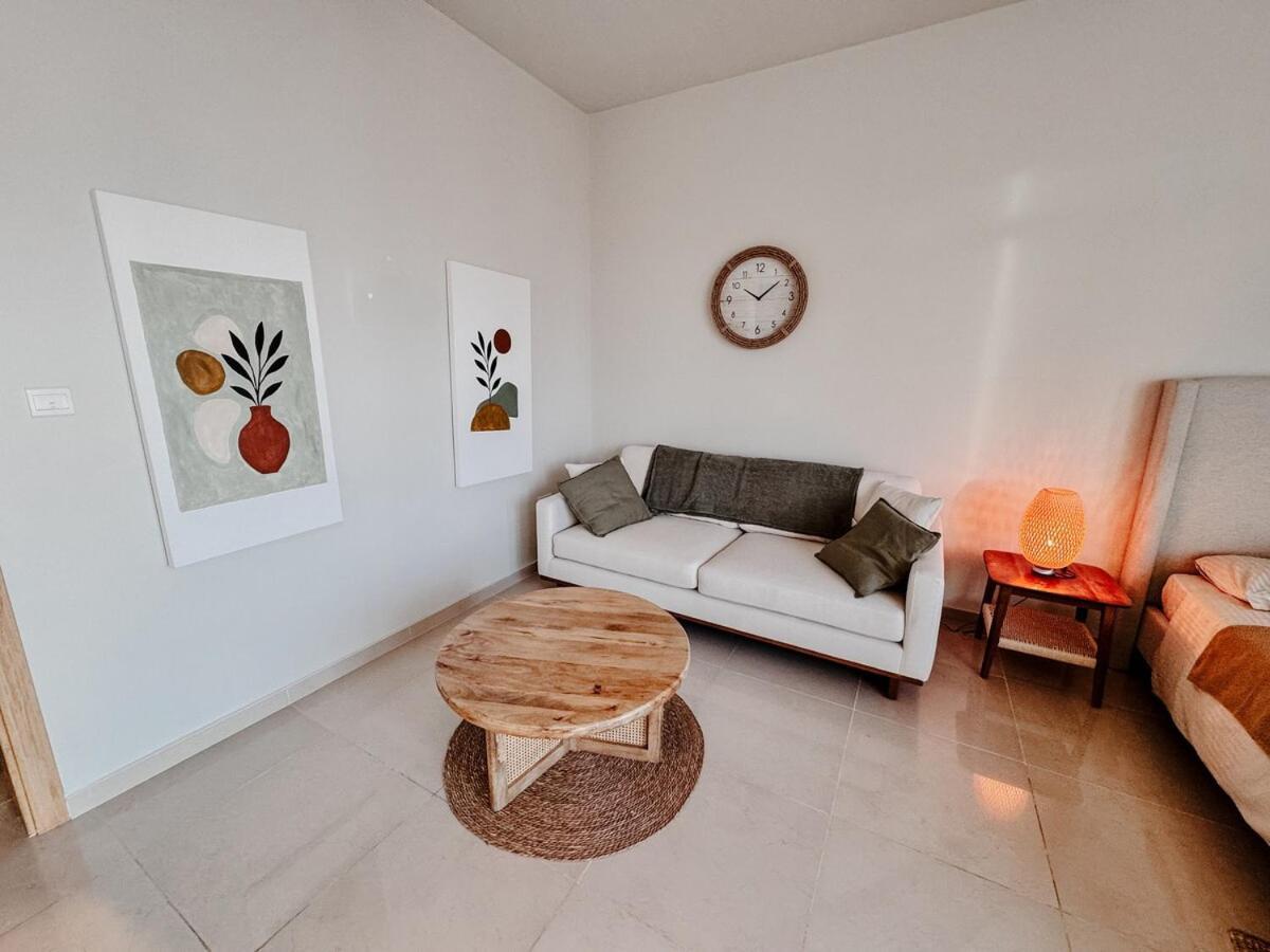 Boho Chic Studio, Pool & Gym Apartment Abu Dhabi
