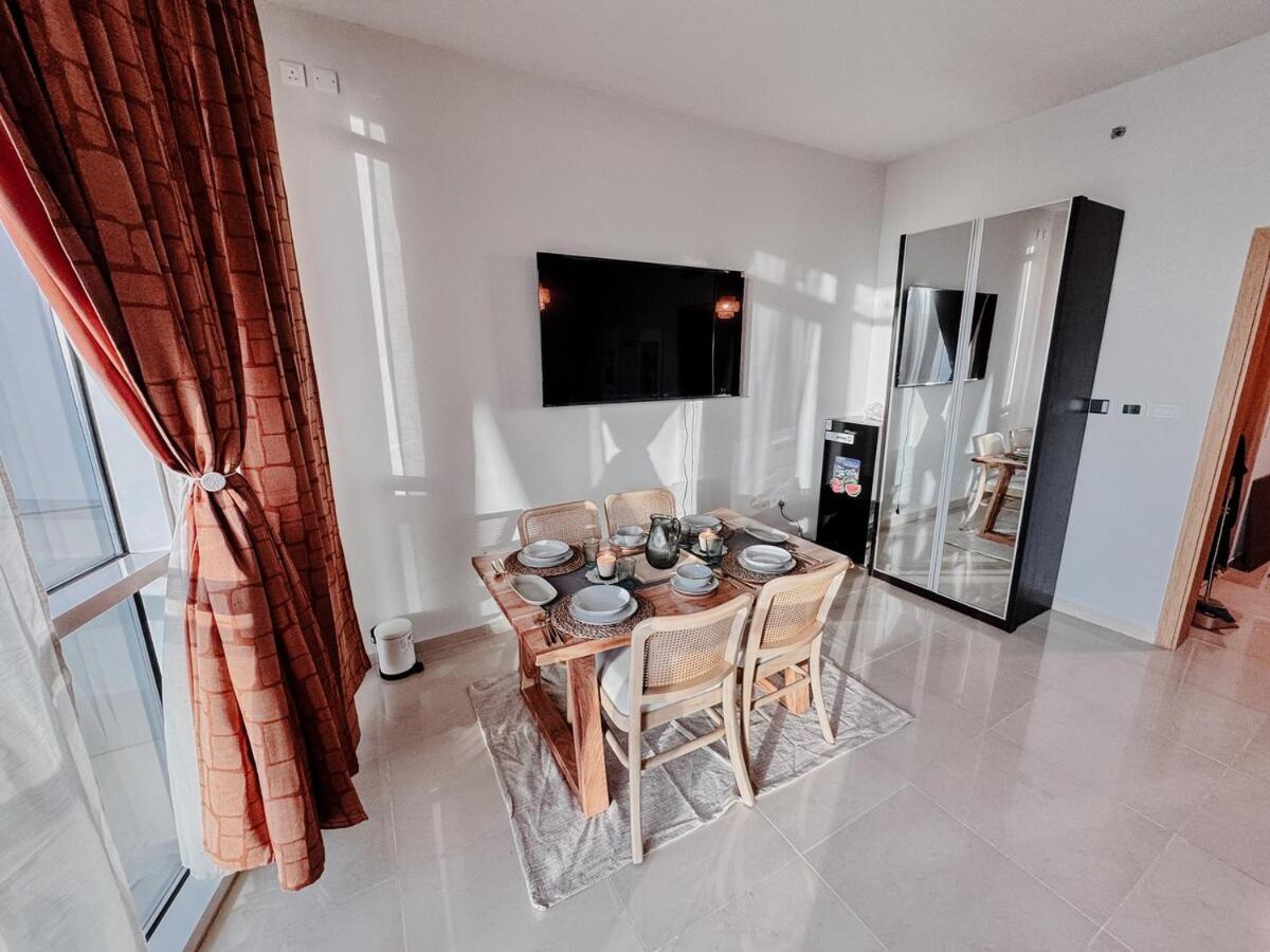 Boho Chic Studio, Pool & Gym *