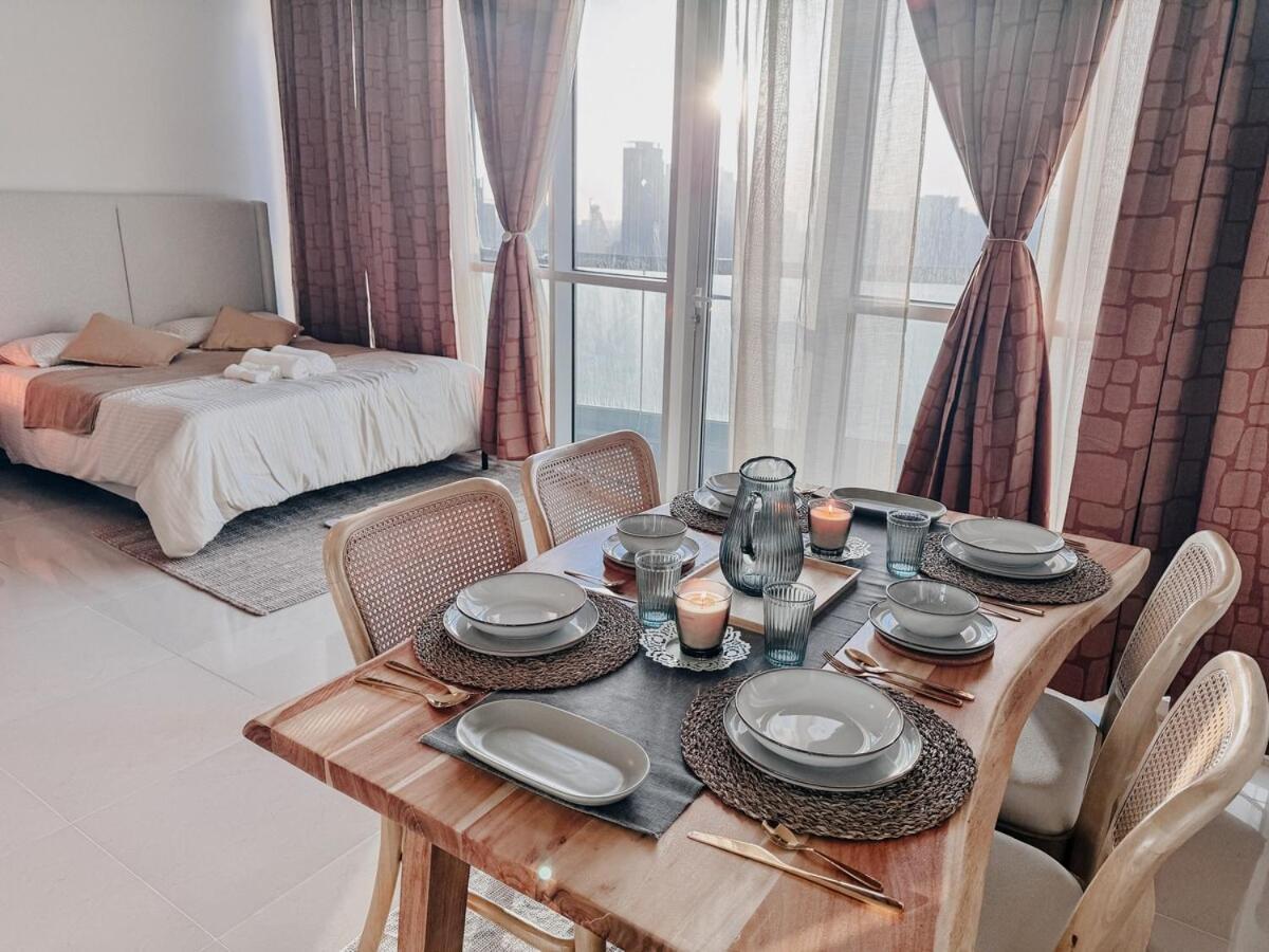 Boho Chic Studio, Pool & Gym Abu Dhabi