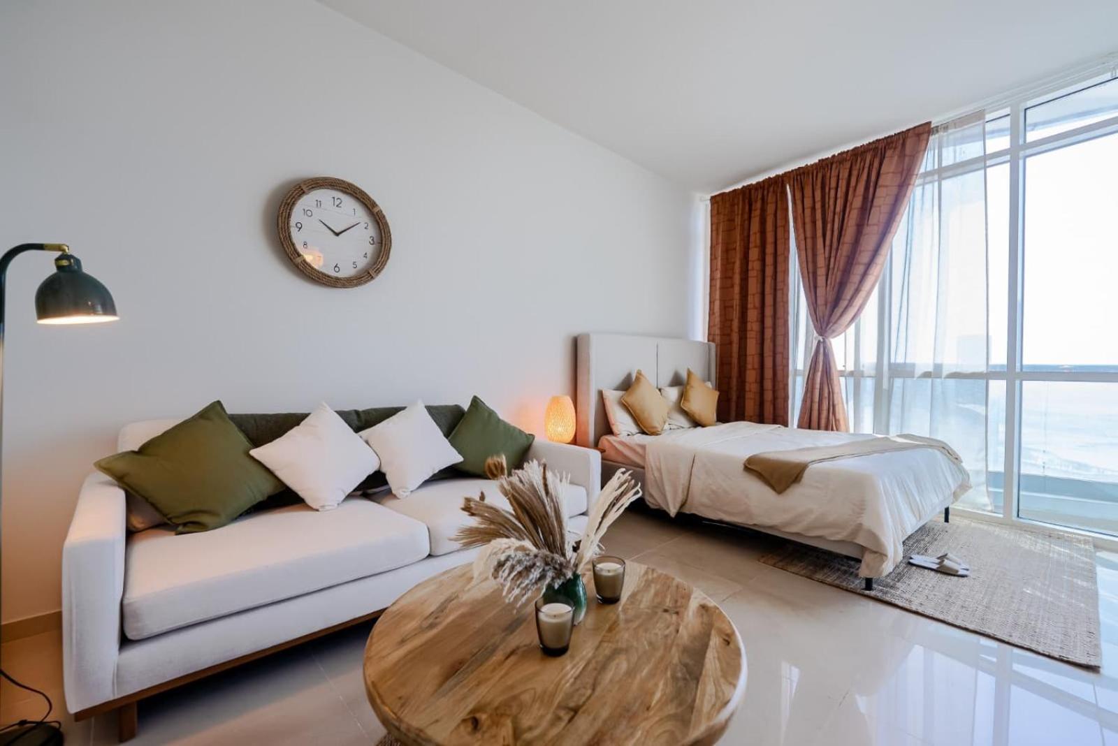 Apartment Boho Chic Studio, Pool & Gym Abu Dhabi