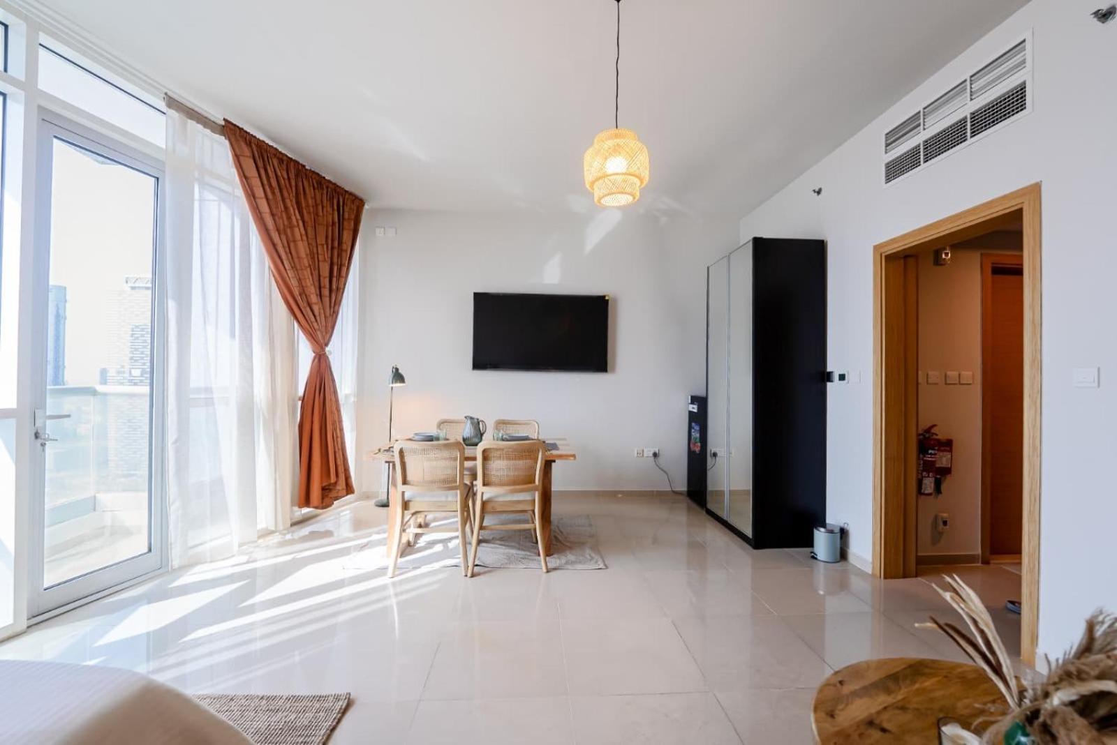 Boho Chic Studio, Pool & Gym Apartment Abu Dhabi