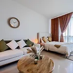 Boho Chic Studio, Pool & Gym
